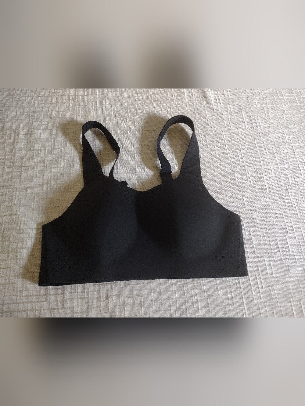 VICTORIA'S SECRET VSX FEATHERWEIGHT MAX WIREFREE SPORTS BRA BLACK SZ 32B NWOT - Picture 1 of 6